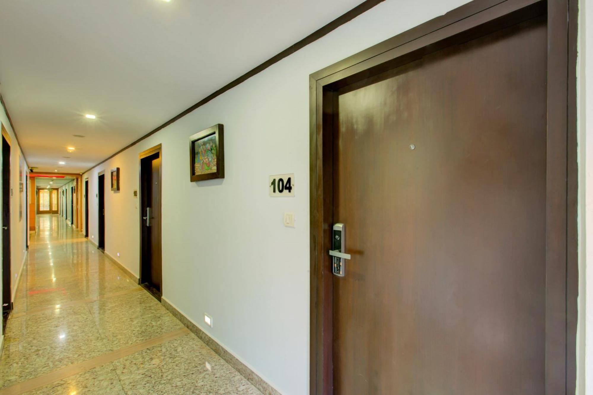 Super Townhouse Oak Jvh Hotel บังกาลอร์ ภายนอก รูปภาพ