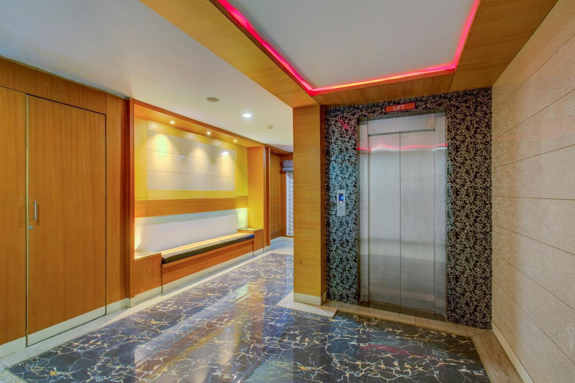 Super Townhouse Oak Jvh Hotel บังกาลอร์ ภายนอก รูปภาพ