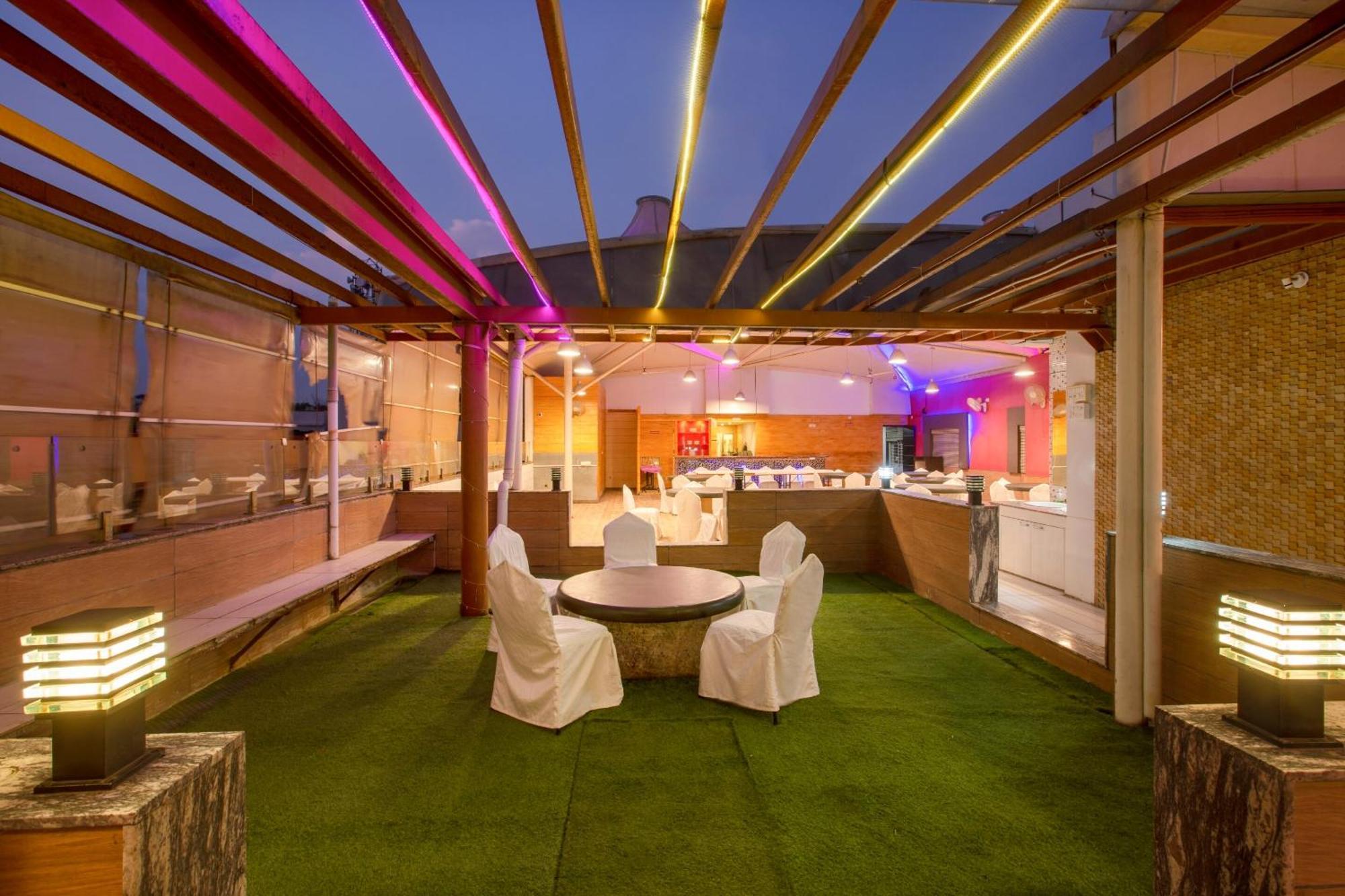 Super Townhouse Oak Jvh Hotel บังกาลอร์ ภายนอก รูปภาพ