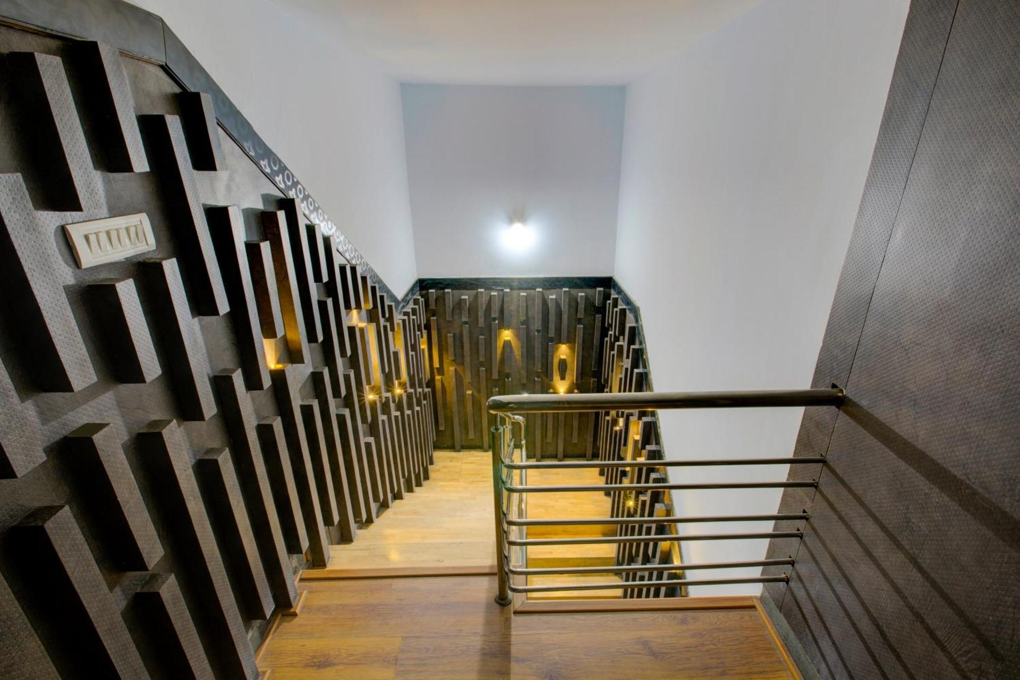 Super Townhouse Oak Jvh Hotel บังกาลอร์ ภายนอก รูปภาพ